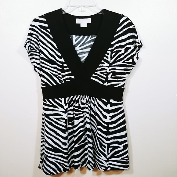 Michael Kors Tops - Michael Kors  Black & White Top Cap Sleeve sz. SP